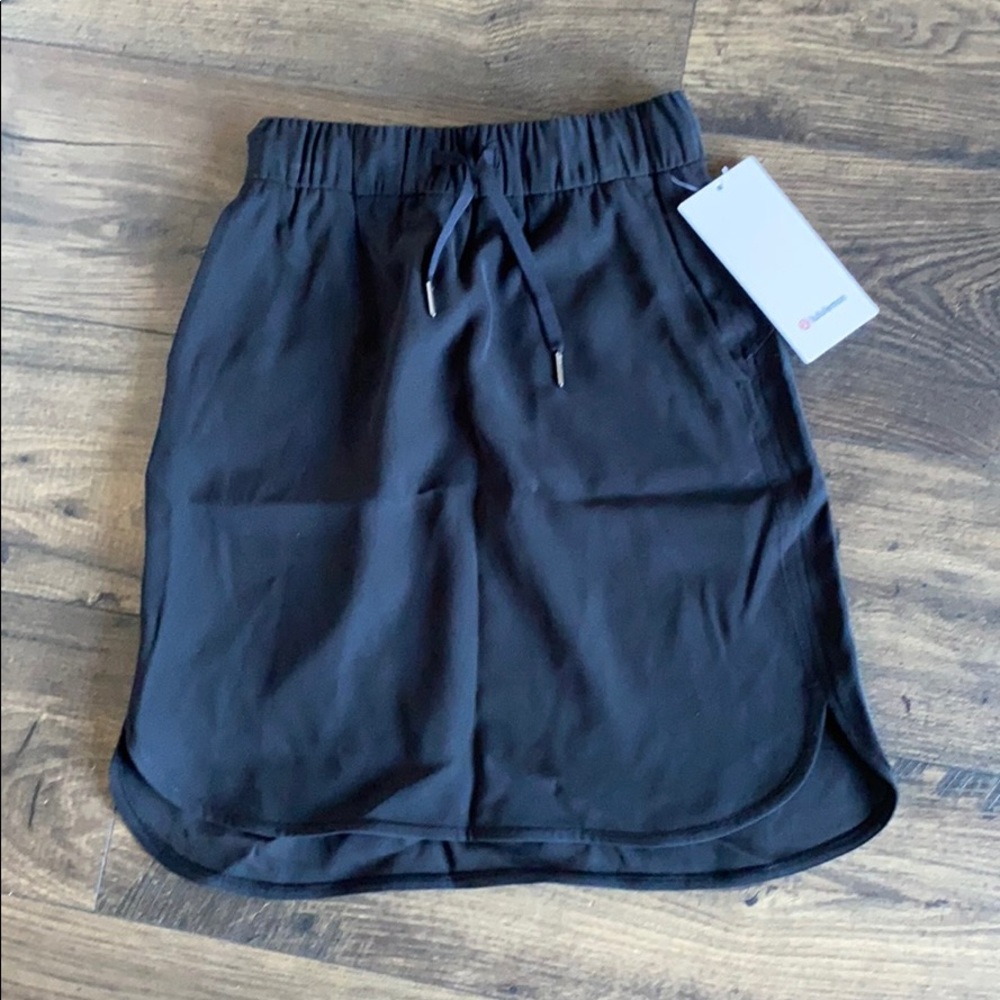 NWT Lululemon on the fly skirt